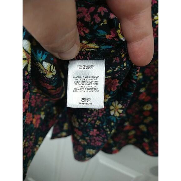 BP Black Floral Ruffle Semi Sheer Cap Sleeve Collar Button Top. Size M - Picture 8 of 8